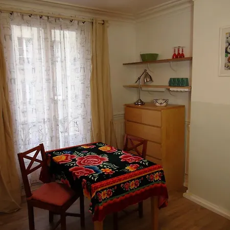 Le Petit Montrouge Konukevi *